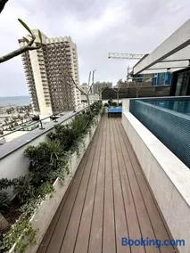 Ultra Luxury Beach Penthouse - Image 3