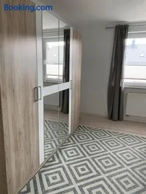 Ruhiges City-Apartment mit Balkon - Image 3