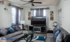 Ocean View 4BR Rooftop Ent 5 Min to Beach - Image 1
