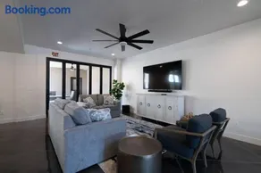 The Latitude Adjustment Spacious Getaway with Hot Tub Community Pool Golf Courses and close to Zion - Image 1