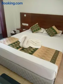 Reach Hotel & Restaurant - Image 2