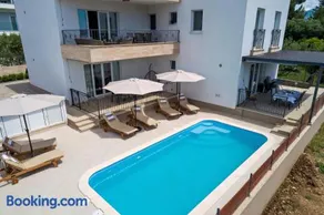 Elegant Holiday House 3D by the Sea with pool and included breakfast - Image 2