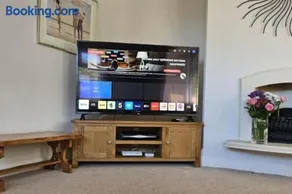 3-Bedroom Home Pet Friendly - Image 2