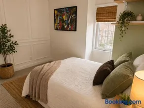 Bright and Spacious 3 Bedroom Townhouse - Image 2