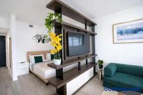 Downtown Skyline Heights with Stunning Ocean View - Image 3