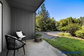 Recently Remodeled Ground Floor Studio Near Downtown Bend - Image 2