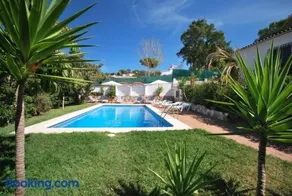 Wunderschöne Villa mit Garten, Terrasse und Grill - Image 3