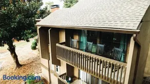 Three Little Pines Condo 2BD 2BA with Seasonal Pool Close to Village and Pinehurst Resort - Image 3