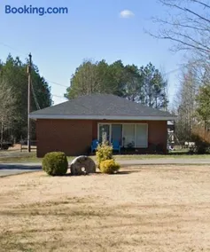 One Bedroom standalone apartment on 40 acres - Image 1