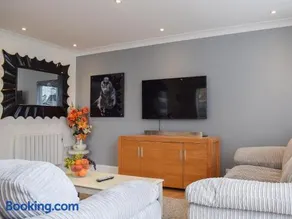 Bramble Cottage - Image 2