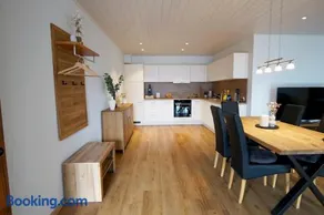 Apartamento vacacional apropiado para familias con terraza y barbacoa | Vista panorámica | Admite mascotas - Image 2