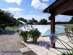 Maison familiale avec piscine, grand jardin clos et équipements de loisirs - FR-1-306-898 - Image 1