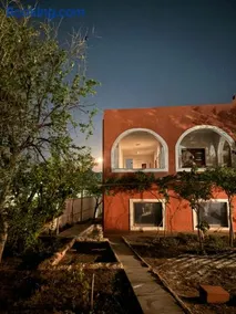 Spacious holiday house with seaview and garden - Image 3