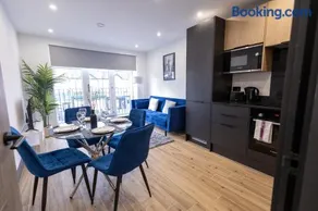 Modern Borehamwood Flat - 2 Min Walk to Station - Image 2