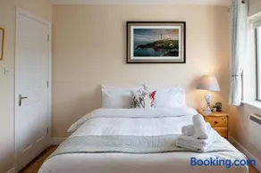 Waterfront View Apartment - Image 4