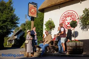 Red Lion East Chisenbury - Image 3
