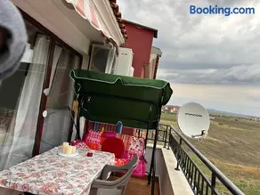 MENADA * Marina Cape * Family studio with sea and pool view - Image 4