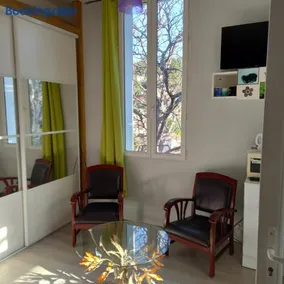 Petit studio parmi les pins et les cypres - Image 2
