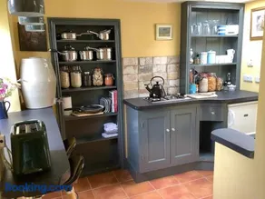 Off Grid living high in the hills - Image 4