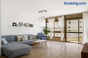 Miklat Family Apt Balcony & Sea View By Feelhome - Image 1