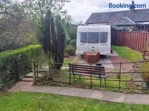 Railway cottage caravan - Image 3