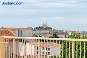 Apartment with Large Terrace and Panoramic View - 2 Bedrooms, Marseille - Image 3