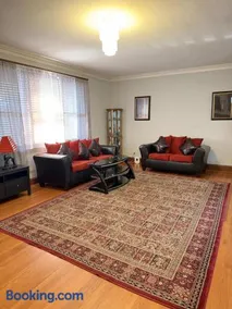 5301 S Broadway available for complete comfort - Image 3