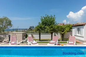 Holiday Home Split - Image 3