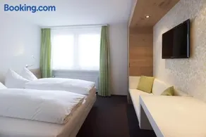 Anker Hotel Restaurant - Image 3
