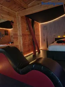 LE SECRET LOVE ROOM Jacuzzi privatif - Image 1