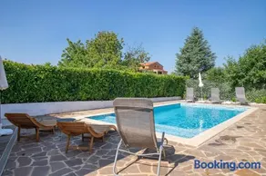 Villa Palma with Grill & Pool - Image 1