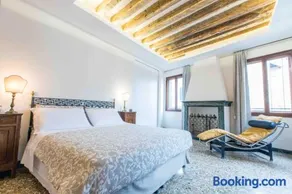 CA GRIMANI Double Apartment: private terrace and stunning view - Image 4
