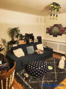 Bedroom in quiet neighborhood - Image 3