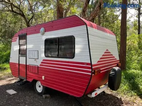 Alice & Elvis, Crescent Head, Retro Caravans with Deck, Bathroom & Outdoor Bath in a Bush Setting near the Beach - Image 3