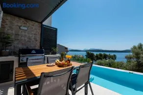 Elean Residence Private Pool & Sea View - Image 1