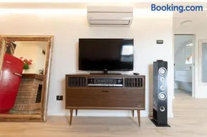 Motor Valley PentHouse - B&B Al Caminetto - Image 2