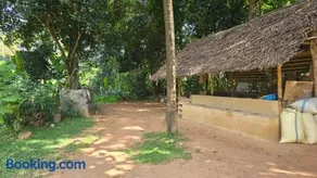 Sandalanaka Rustic Vila - Image 3