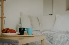 F2 spacieux et lumineux avec cuisine équipée - Image 3