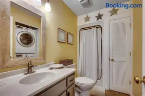 2 Bedroom Condo - Just Blocks from the Beach! Dunes Crest A-2 - Image 4