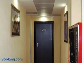 Hotel Canasta - Image 3