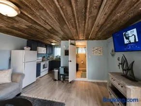 Lakefront Condo Near Town and Marina with Firepit Joys - Image 5