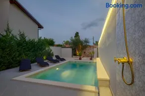Authentic Istrian Villa Stazione with Pool - Image 2