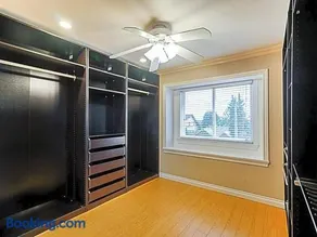 5 Minutes away from Edmonds Station! Ideal location for all events & attractions - Image 4