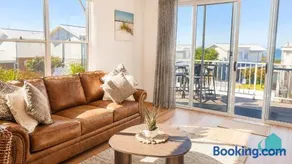 Jesbellerai Villa- Caves Beach Resort - Image 1