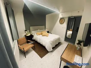 Station Rooms - Image 2