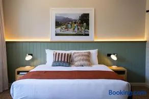 The Clovercrest Hotel Motel - Image 2