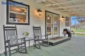 Charming Cottage on 7 acres with Pond - Image 2
