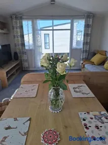 Seascape Caravan - Image 3