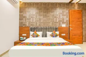 FabHotel Royal Mapple - Image 4