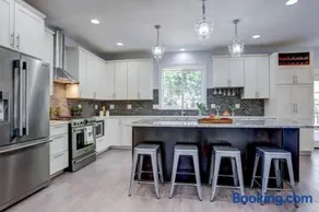 Historic remodeled home in Laurelhurst Portland - Image 3